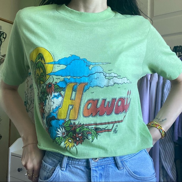✨SOLD✨ vintage crop hawaii shirt 🌺 - Picture 3 of 10